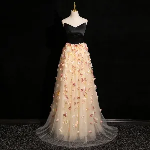 Chic Beautiful Champagne Appliques Prom Dresses 2024 A Line Princess Strapless Sleeveless Backless Sweep Train Prom Formal Dresses