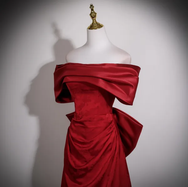 Elegant Burgundy Satin Prom Dresses 2025 A-Line / Princess Off-The-Shoulder Short Sleeve Backless Bow Sweep Train Formal Dresses