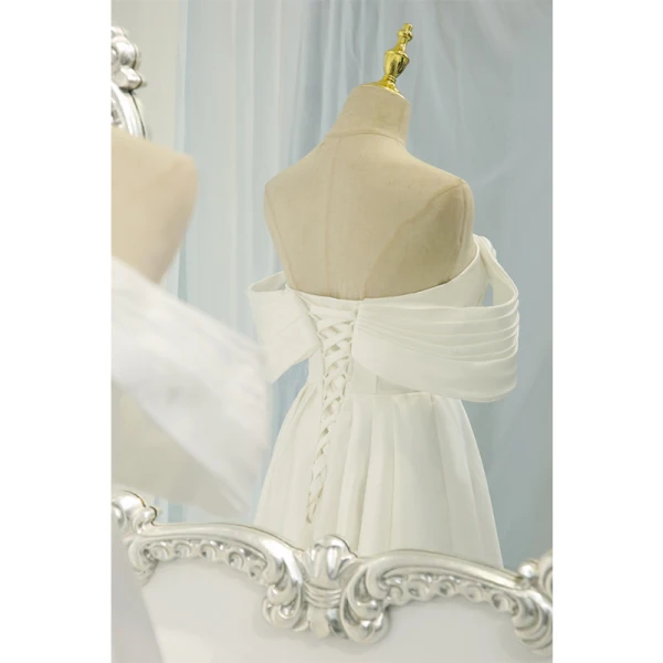 Elegant White Satin Prom Dresses 2022 A-Line / Princess Off-The-Shoulder Short Sleeve Backless Floor-Length / Long Prom Formal Dresses