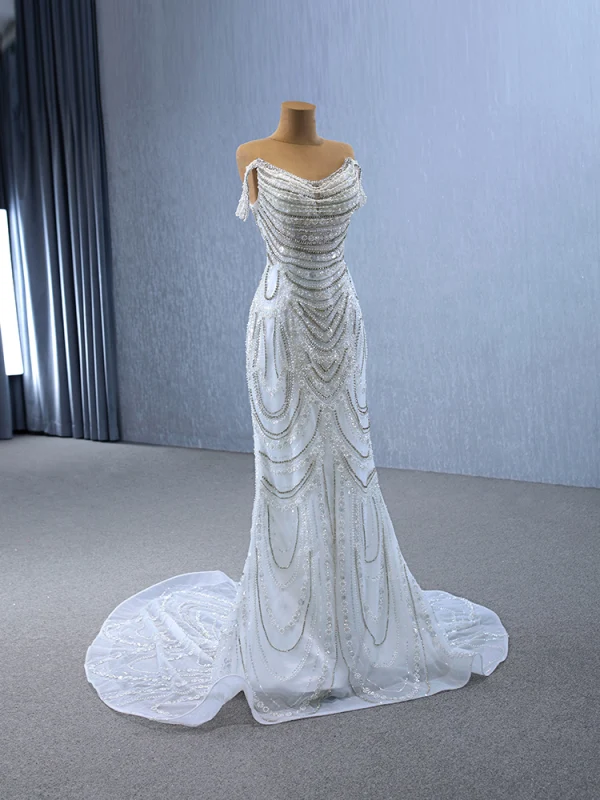 Luxe Blanche Fait main Perlage Perle Faux Diamant Paillettes Robe De Mariée 2024 Trompette / Sirène Bustier Sans Manches Dos Nu Train De Balayage Mariage