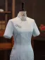 Vintage / Originale Bleu Ciel Perle Impression Fendue devant Cheongsam 2026 Trompette / Sirène Col Haut Manches Courtes Thé Longueur