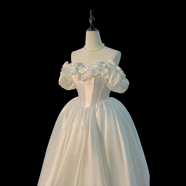 Vintage / Retro White Ruffle Satin Wedding Dresses 2024 Ball Gown Off-The-Shoulder Sleeveless Backless Floor-Length / Long Wedding