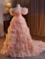 Charmant Rougissant Rose Volants en Cascade Robe De Bal 2024 Princesse De l'épaule Manches Courtes Dos Nu Train De Balayage Promo Robe De Ceremonie