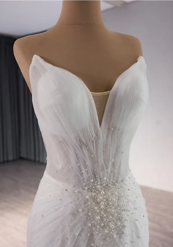 Sexy Haut de Gamme Blanche Perle Faux Diamant Volants en Cascade Robe De Mariée 2024 Trompette / Sirène Bustier Sans Manches Dos Nu Train De Balayage Mariage