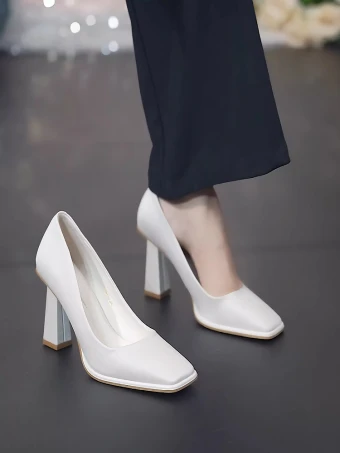 Modest Simple Beige Office Ol Pumps 2024 9 Cm Thick Heels Pointed Toe Pumps High Heels