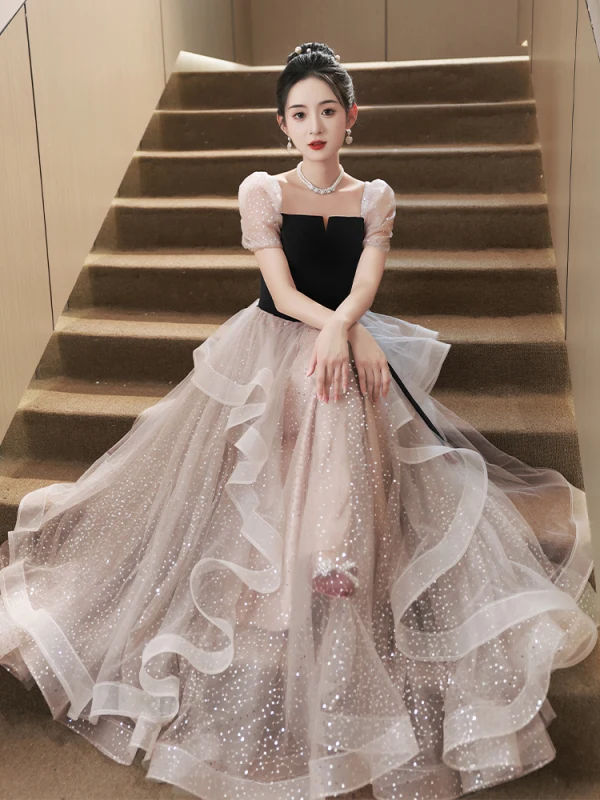 Chic / Belle Noire Volants en Cascade Paillettes Robe De Soirée 2023 Princesse Encolure Carrée Manches Courtes Dos Nu Longue Promo Robe De Ceremonie