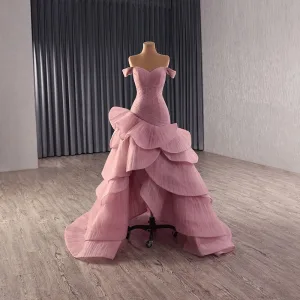 High End Uvanlig Rødmende Rosa Gripende Ruffles Ballkjoler 2025 Ballkjole Av Skulderen Korte Ermer Ryggløse Feie Tog Formelle Kjoler