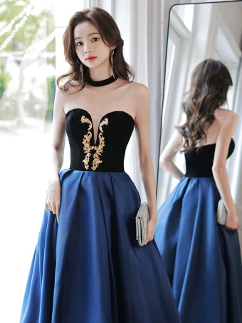 Élégant Bleu Marine Satin Robe De Bal 2022 Princesse Encolure Carrée Gonflée Manches Courtes Dos Nu Longue Robe De Ceremonie