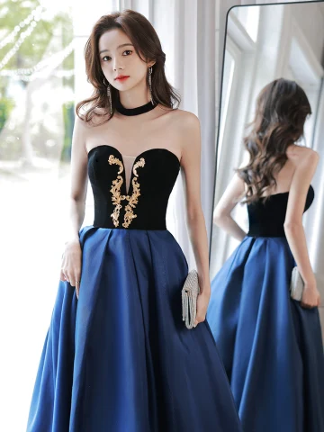 Élégant Bleu Marine Satin Robe De Bal 2022 Princesse Encolure Carrée Gonflée Manches Courtes Dos Nu Longue Robe De Ceremonie