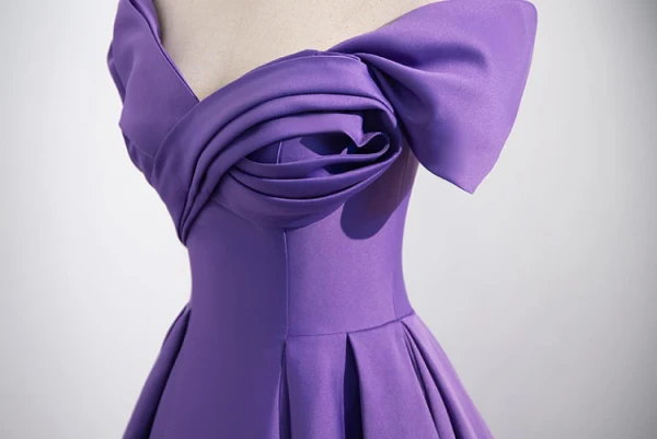 Elegant Grape Prom Dresses 2024 Ball Gown Off-The-Shoulder Short Sleeve Backless Sweep Train Prom Formal Dresses