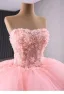 High-end Herlig Rødmende Rosa Gripende Ruffles Perle Appliques Brudekjoler 2024 Ballkjole Kjæreste Uten Ermer Ryggløse Domstol Tog Ball