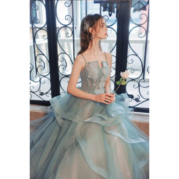 Chic / Beautiful Sage Green Cascading Ruffles Prom Dresses 2022 A-Line / Princess Organza Spaghetti Straps Lace Flower Sleeveless Backless Floor-Length / Long Prom Formal Dresses