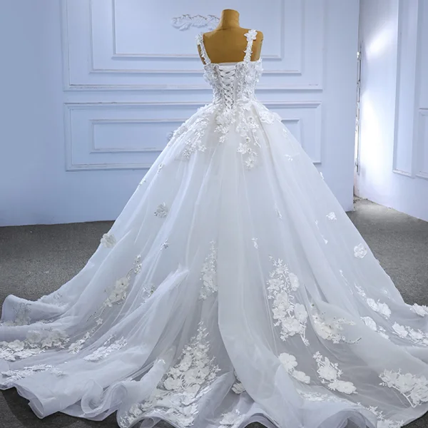 High-end White Beading Pearl Sequins Lace Flower Appliques Wedding Dresses 2023 Ball Gown Spaghetti Straps Sleeveless Backless Court Train Wedding