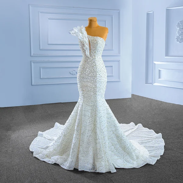Luxe Blanche Fait main Perlage Perle Paillettes Robe De Mariée 2022 Trompette / Sirène Une épaule Sans Manches Dos Nu Tribunal Train Mariage