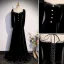 Schöne Schwarz Velour Wildleder Abendkleider 2023 A Linie Eckiger Ausschnitt Strass Lange Ärmel Rückenfreies Schleife Sweep / Pinsel Zug Abend Festliche Kleider