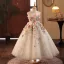 Fée Des Fleurs Beige Perle Paillettes Appliques Thé Longueur Robe Ceremonie Fille 2024 Robe Boule Encolure Dégagée Sans Manches Tulle Mariage