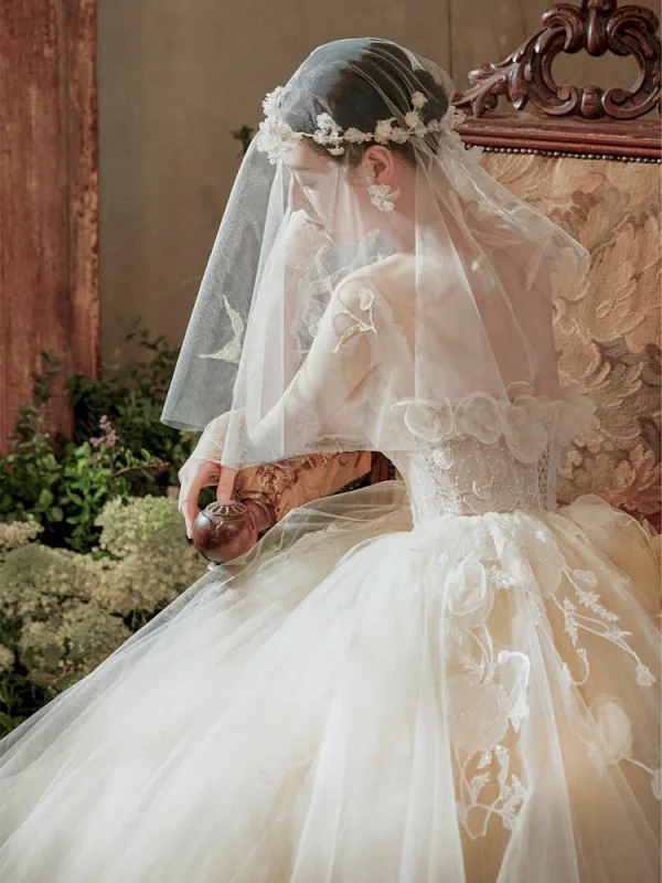 Vintage / Retro White Lace Flower Appliques Wedding Dresses 2025 A-Line / Princess Strapless Sleeveless Backless Court Train