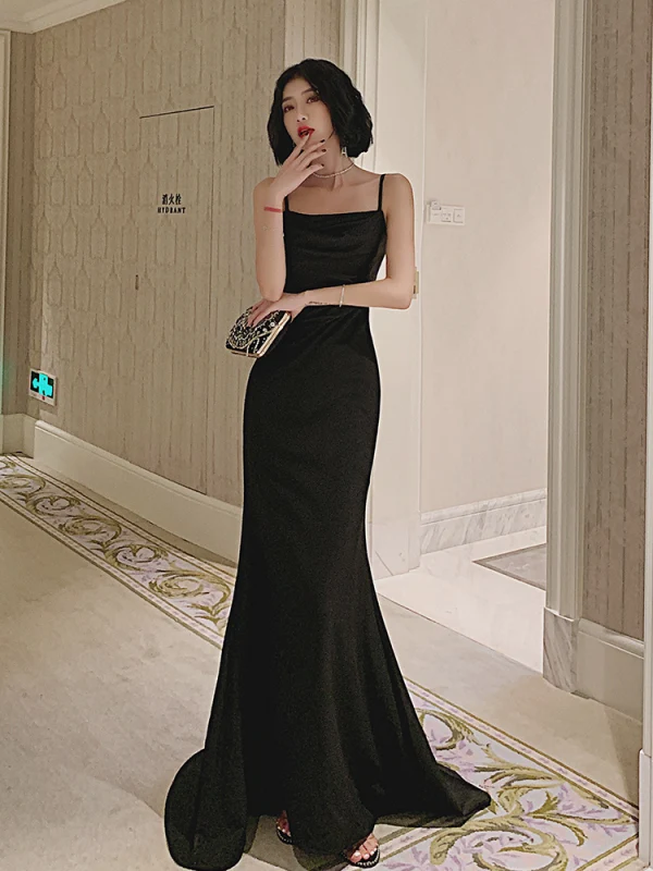 Sexy Noire Robe De Soirée 2022 Trompette / Sirène Bretelles Spaghetti Sans Manches Dos Nu Train De Balayage Soirée Robe De Ceremonie