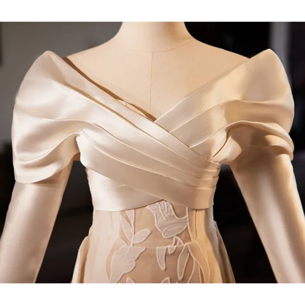 Vintage / Retro Champagne Satin Wedding Dresses 2024 Trumpet / Mermaid V-Neck Long Sleeve Backless Sweep Train Wedding