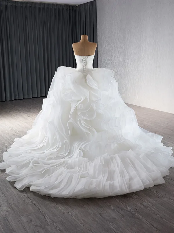 Luxury / Gorgeous White Cascading Ruffles Ball Gown Wedding Dresses 2024 Strapless Sleeveless Backless Court Train Wedding