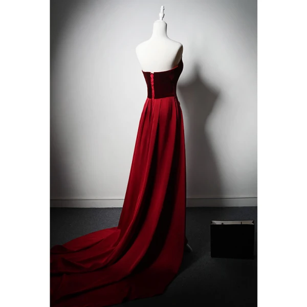 Sexy Burgundy Velvet Evening Dresses 2024 Trumpet / Mermaid Strapless Sleeveless Backless Court Train Evening Party Formal Dresses