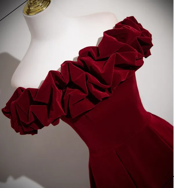 Vintage / Retro Burgundy Velvet Prom Dresses 2025 Ball Gown Ruffle Off-The-Shoulder Short Sleeve Backless Floor-Length / Long Formal Dresses