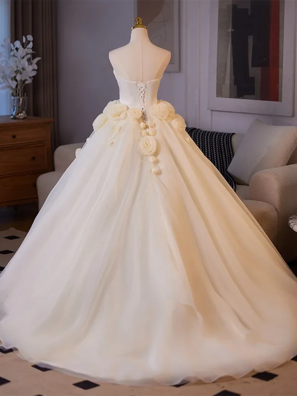 Elegant White Appliques Wedding Dresses 2025 Ball Gown Strapless Sleeveless Backless Floor-Length / Long Wedding