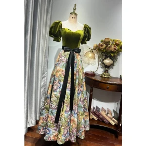 Élégant Vert Trèfle Satin Impression Robe De Bal 2022 Princesse Encolure Carrée Gonflée Manches Courtes Dos Nu Perle Ceinture Noeud Longue Robe De Ceremonie