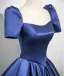 Vintage / Originale Bleu Marine Satin Robe De Bal 2025 Robe Boule Encolure Carrée Manches Courtes Dos Nu Noeud Train De Balayage Promo Robe De Ceremonie