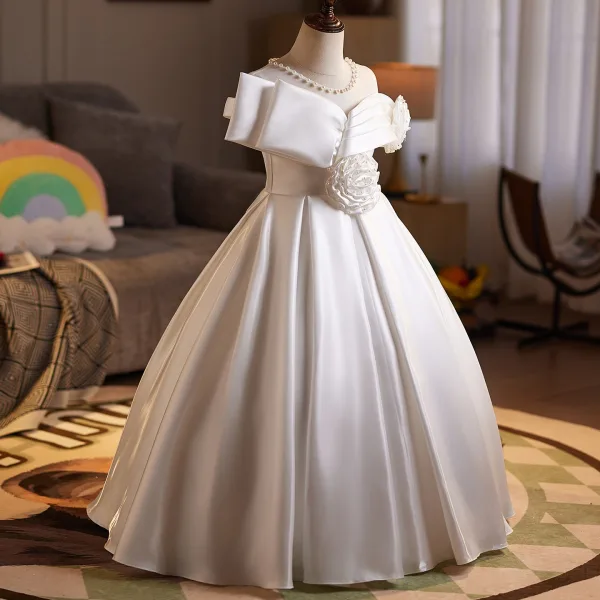 Elegant White Pearl Flower Satin Wedding Flower Girl Dresses 2026 Ball Gown Off-The-Shoulder Short Sleeve Floor-Length / Long