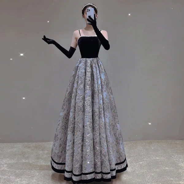 Audrey Hepburn Style Black Prom Dresses 2022 A-Line / Princess Pearl Spaghetti Straps Sleeveless Backless Suede Floor-Length / Long Formal Dresses