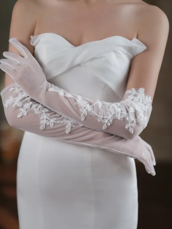 Vintage / Retro Elegant White Lace Flower Wedding Bridal Gloves 2025 Tulle