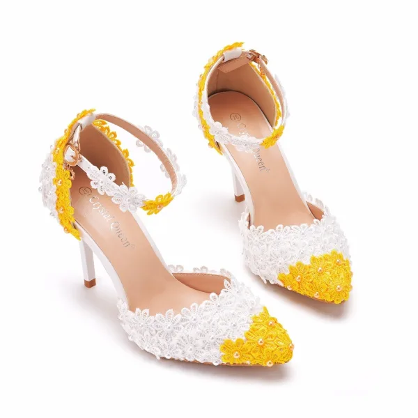 Elegante Zwei Töne Weiß Spitze Blumen Brautschuhe 2025 Knöchelriemen 9 cm Stilettos Spitzschuh Hochzeit Hochhackige
