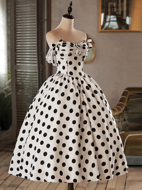 Fashion White Homecoming Spotted Graduation Dresses 2024 Ball Gown Strapless Sleeveless Backless Short Formal Dresses