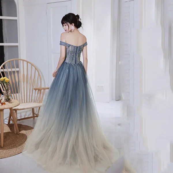 Charmant Himmelblau Farbverlauf Perlenstickerei Ballkleider 2022 A Linie Off Shoulder Strass Pailletten Ärmellos Rückenfreies Lange Ball Festliche Kleider