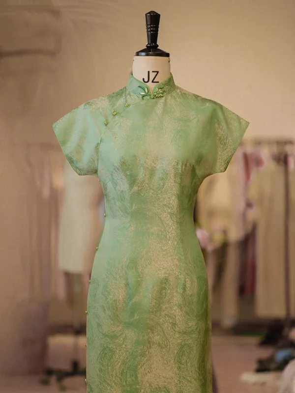 Chinese style Sage Green Split Front Silk Cheongsam 2026 Trumpet / Mermaid High Neck Short Sleeve Tea-length
