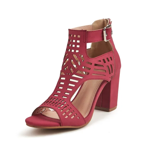 Fashion Brown Street Wear Pierced Womens Sandals 2022 T-Strap 8 cm Thick Heels Open / Peep Toe Sandals High Heels