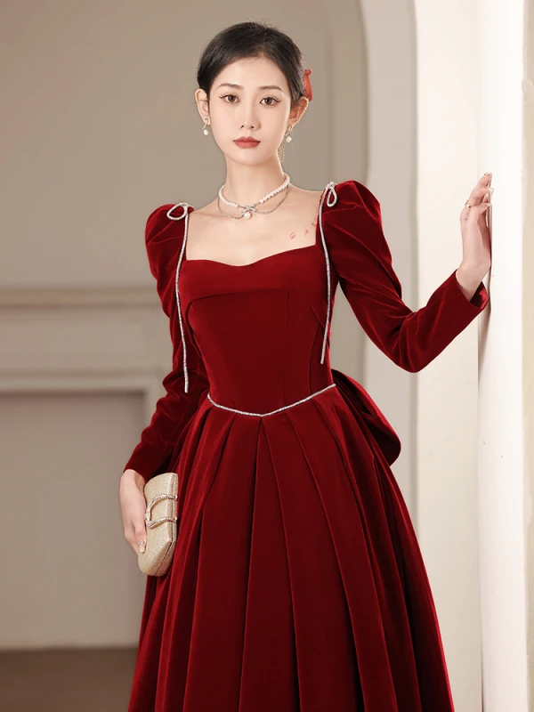 Elegant Burgundy Velour Winter Prom Dresses 2023 A-Line / Princess Square Neckline Pearl Long Sleeve Backless Bow Floor-Length / Long Prom Formal Dresses