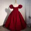 Chic / Belle Bordeaux Anniversaire Robe Ceremonie Fille 2022 Robe Boule Encolure Carrée Gonflée Manches Courtes Dos Nu Noeud Perle Longue Robe Ceremonie Fille