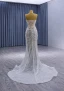 High End Charmant Weiß Handgefertigt Perlenstickerei Perle Strass Pailletten Ballkleider 2024 Meerjungfrau Bandeau Kurze Ärmel Rückenfreies Sweep / Pinsel Zug Strand