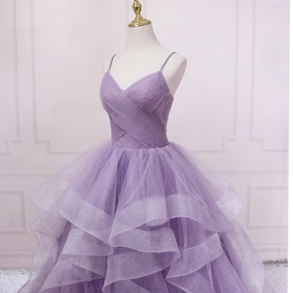 Charmant Lavendel Fallende Rüsche Ballkleider 2023 Ballkleid Spaghettiträger Ärmellos Rückenfreies Lange Ball Festliche Kleider