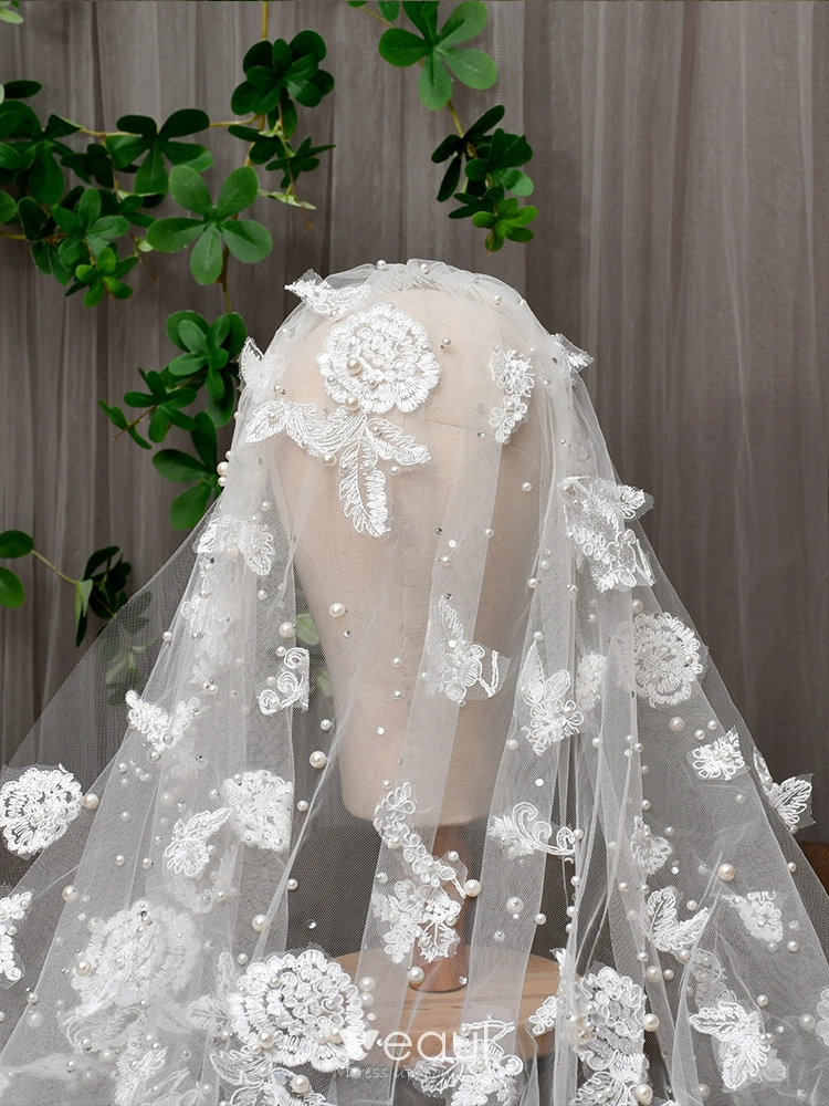 Delicate Pearl and Flower Wedding Veil main image 1