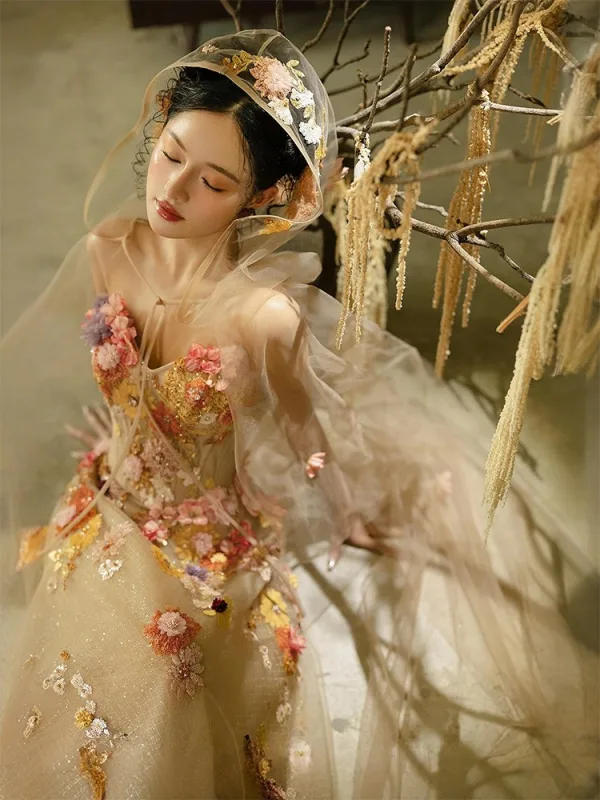 Blumenfee Champagner Perlenstickerei Pailletten Spitze Blumen Festliche Kleider 2025 Mit Umhang A Linie Bandeau Ärmellos Rückenfreies Lange Ballkleider