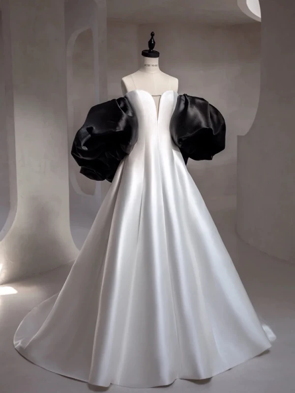 Audrey Hepburn Style White Satin Wedding Dresses 2024 Ball Gown Strapless Puffy Short Sleeve Backless Sweep Train Wedding