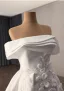 High End Elegante Weiß Handgefertigt Perlenstickerei Applikationen Pailletten Satin Brautkleider / Hochzeitskleider 2025 Ballkleid Off Shoulder Ärmellos Rückenfreies Kapelle-Schleppe