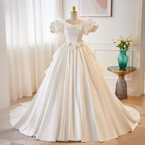 Elegant White Appliques Satin Wedding Dresses 2023 Ball Gown Scoop Neck Puffy Short Sleeve Backless Sweep Train Wedding