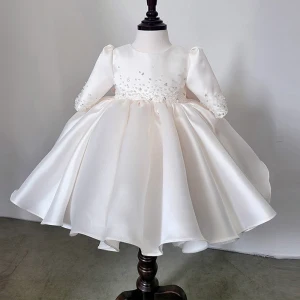 Chic Belle Blanche Perlage Perle Courte Robe Ceremonie Fille 2023 Robe Boule Anniversaire Encolure Dégagée Manches Courtes Noeud