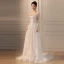 Glitzernden Leichtes Ivory / Creme Perlenstickerei Perle Brautkleider / Hochzeitskleider 2024 A Linie Eckiger Ausschnitt Lange Ärmel Rückenfreies Sweep / Pinsel Zug Hochzeit