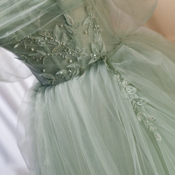 Charmant Salbeigrün Perlenstickerei Perle Pailletten Ballkleider 2023 Ballkleid Bandeau Ärmellos Rückenfreies Sweep / Pinsel Zug Ball Festliche Kleider