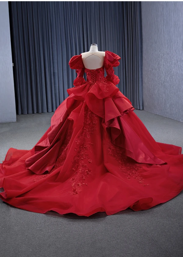 Vintage / Retro High-end Red Beading Lace Flower Appliques Cascading Ruffles Wedding Dresses 2024 Ball Gown Scoop Neck 3/4 Sleeve Backless Chapel Train